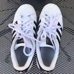Adidas superstars